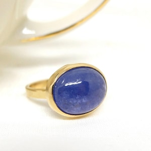 Large gold ring tanzanite cabochon, solitaire ring 18K real gold blue gemstone, handmade unique piece by goldsmith, gift for her