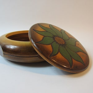 A Stunning Vintage Hand-Carved, Hand-Made Wooden Trinket/Jewellery/Ring Box, Made in France