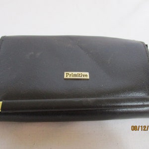 Eine schöne Vintage Leder 'Primitive' Geldbörse/Portemonnaie/Kartenhalter, Made in France