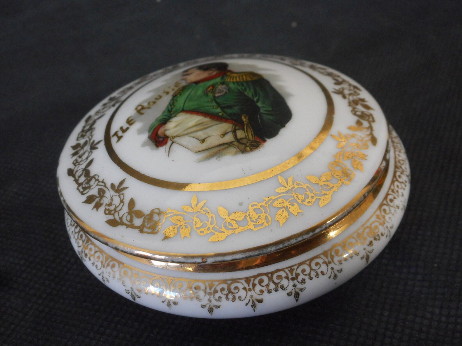 Boîte à Pilules Porcelaine De Limoges - Superbe Objet Décoratif Vitrine
