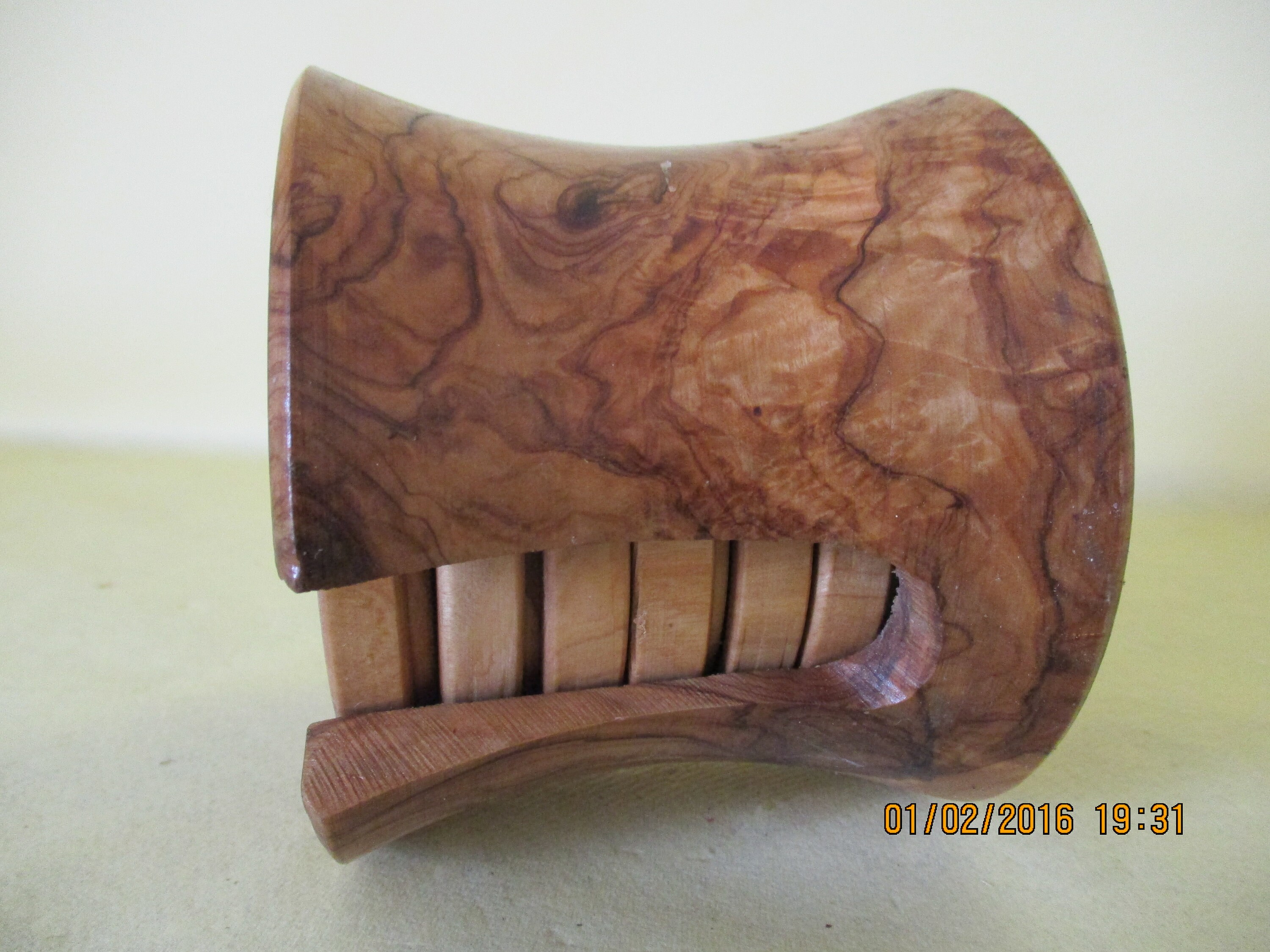 フランス製の美しいヴィンテージの木製ハンドメイドコースター6枚