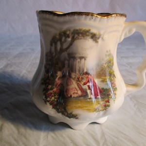 A Superb Vintage Porcelain/Bone China Jug/Cream/Milk Jug, Made in England