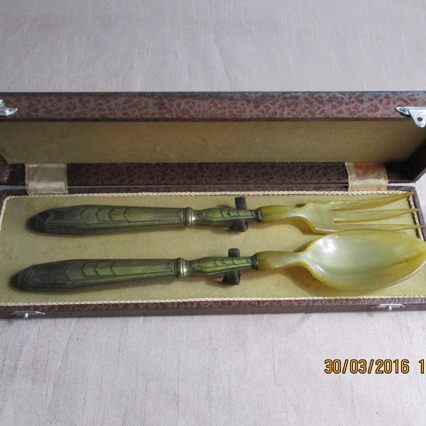 Ein wunderschönes Set Salat-Servier-Vintage Metall und Knochen Gabel & Löffel in Präsentationsbox, Made in France