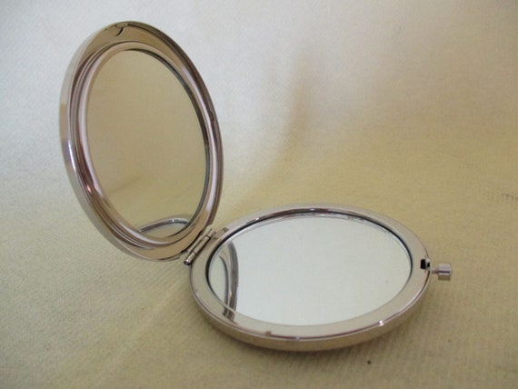 A Lovely Vintage French Compact Mirror Case with … - image 5