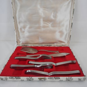 A Stunning Vintage French boxed 26 piece fish serving set