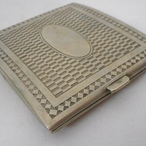 Ein wunderschöner Vintage-Taschenspiegel aus französischem Metall