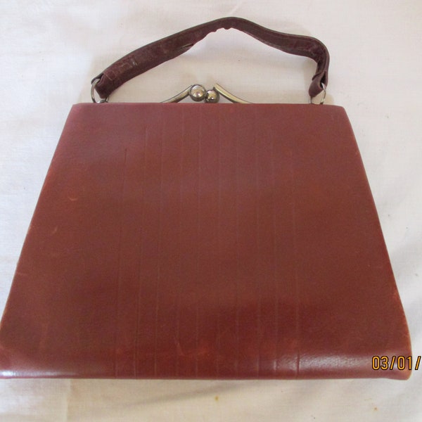 Un superbe cuir vintage à la mode et un sac à main / portefeuille / sac / sac à main doublé, fabriqué en France