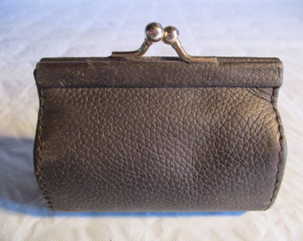 Un magnifique sac à main/portefeuille/sac/sac à main en cuir vintage à la mode, fabriqué en France