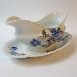 Uma linda molheira/molheira/prato vintage Limoges Porcealin, feita na França