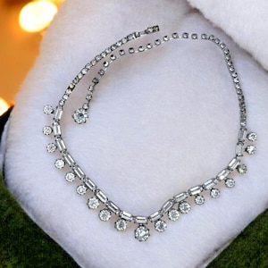 Vintage WEISS Signed  Art Deco Style Rhinestone Necklace 16&quot; Choker Prong Set
