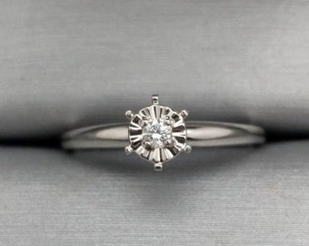 Vintage Dainty Round 0.05 Carat Natural Diamond Illusion Solitaire Ring 14K White Gold Size 6