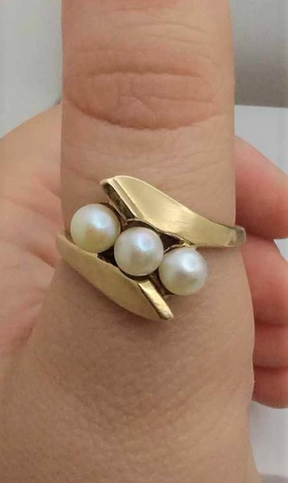 Vintage Three Pearl Ring 10K Yellow Gold Size 9 1… - image 5