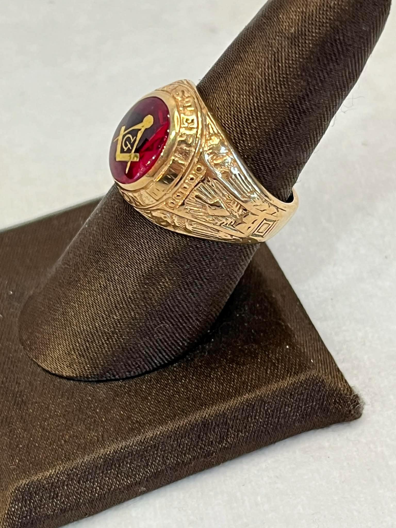 Vintage 10k Yellow Gold Ruby Masonic Master Mason Signet Ring - Size 8. ...