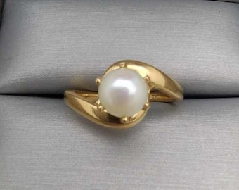 Vintage Natural White Pearl Bypass Ring 14K Yellow Gold Size 4 1/2