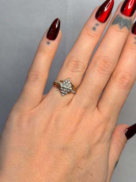10kt Yellow Gold Marquise Shape Sapphire Cluster Ring Size 7
