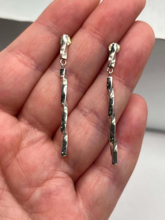 Vintage 14k White Gold Corkscrew Spiral Drop Earrings