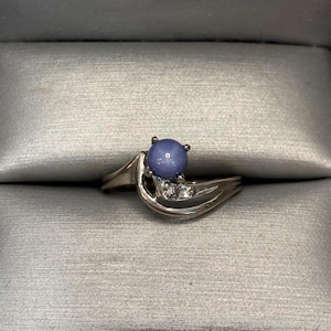 Unique 10kt White Gold Blue Star Sapphire Ring Size 7