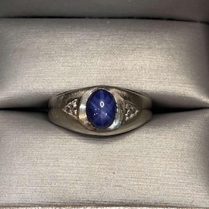 Unisex 10kt White Gold Lindy Star Sapphire Ring Size 9