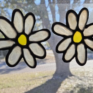 Gallery Glass Window Cling Daisies (2)