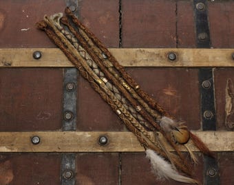 Ensemble de mini dreadlocks, 6 dreadlocks courtes blondes brunes, ultra légères, décorées d'enveloppes et de perles, dreadlocks temporaires, ornées de plumes