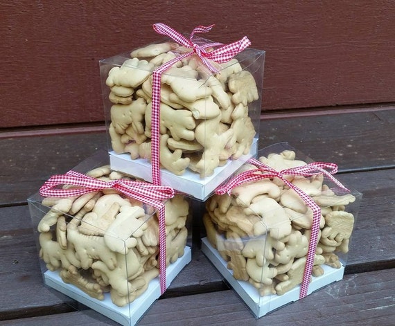 animal cracker baby shower favors