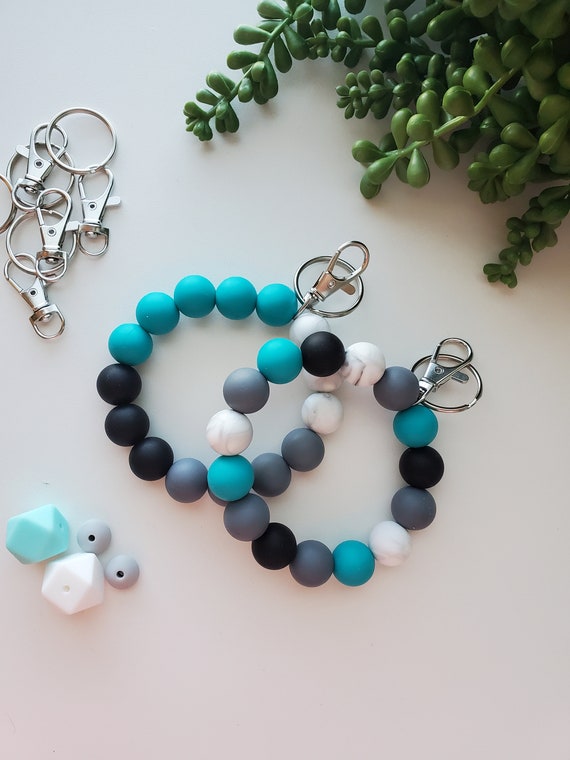 Stretchy keychain hotsell bracelet