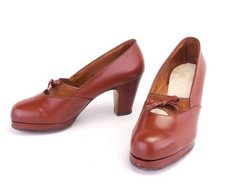 1940s Tan Platform Pumps by Tanghe 0f Izegem UK 2.5