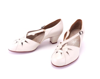 1950s Deadstock Diana Wide Fit Beige Shoes UK 5.5
