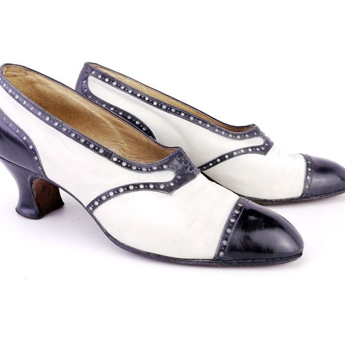 Superb 1920s Navy \u0026 White Spectator 