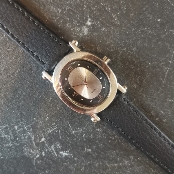 Vintage Women's Chrome Quartz Watch // With Black Genuine Leather Strap