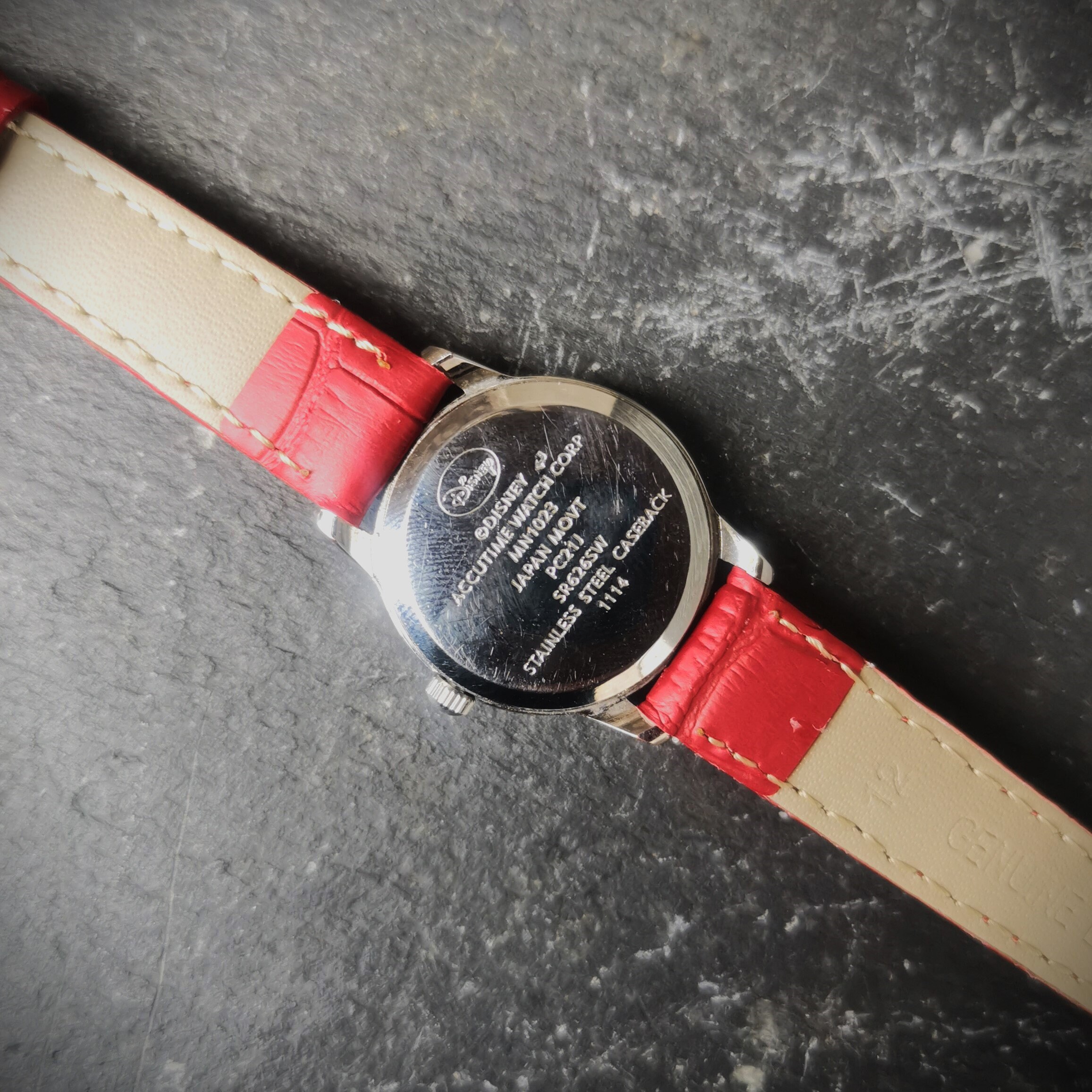 Vintage Women s Disney Quartz Watch With Minnie Mouse Watch