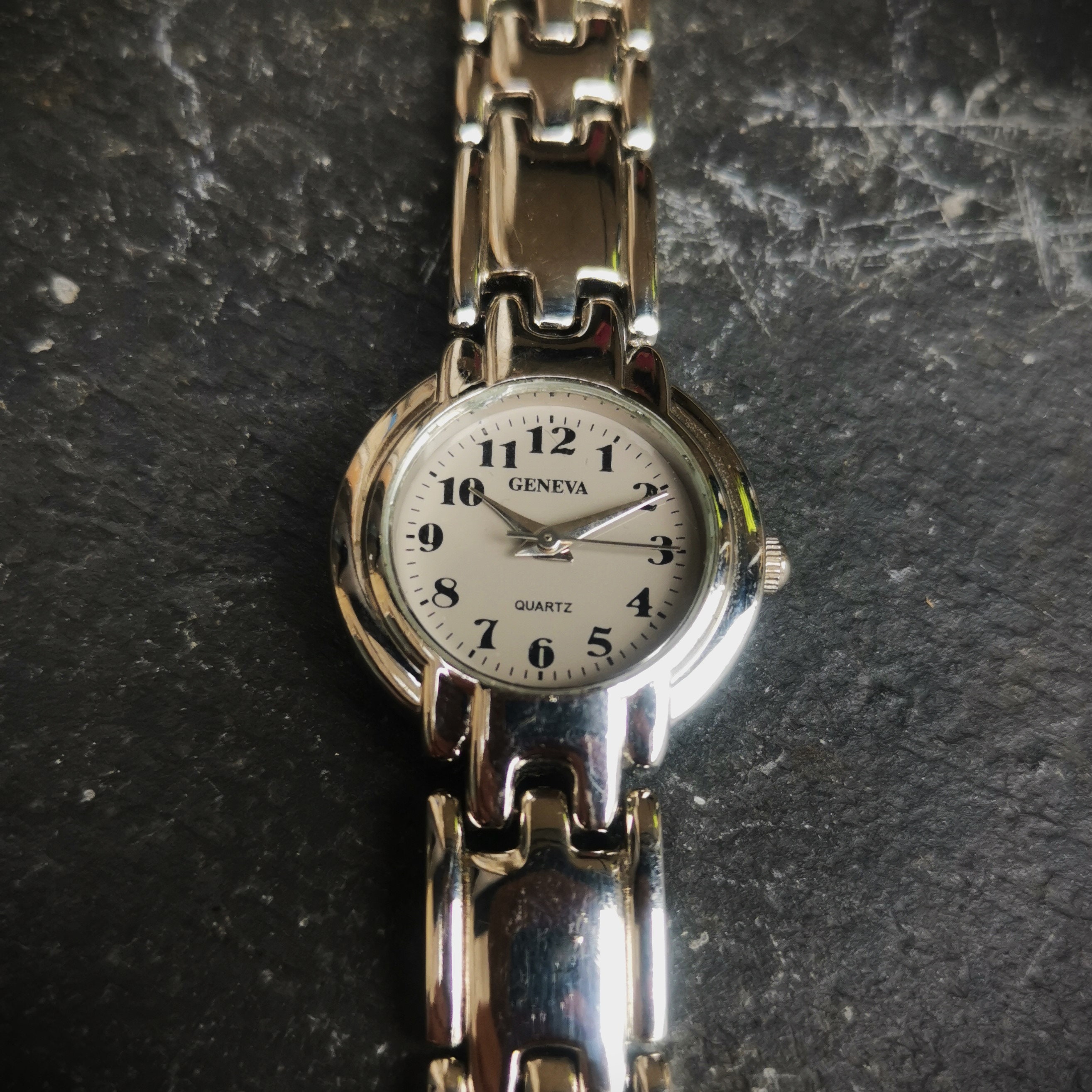 Lg quartz watch sales