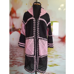 Cárdigan de ganchillo con capucha estilo cuadrado de la abuela: abrigo-prenda afgana de patchwork, estilo bohemio para festivales.