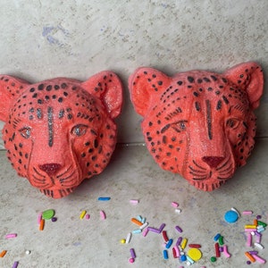 Cheetah Plastic Mold or Silicone mold, bath bomb mold, soap mold, cat mold, resin mold, animal mold, chocolate mold, Africa mold,African Cat