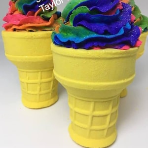 Zapfen 2-teilige Kunststoffform, Badebombenform, Seifenform, Eistütenform, Harzform, Zuckertütenform, Dessertform, Schokoladenform, Süßigkeiten