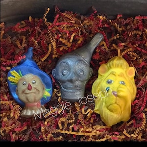 Classic Wonderful Wizard Of Oz Book Character Plastic Mold, bath bomb mold, soap mold, wizard of oz mold, resin mold,  scarecrow mold, lion