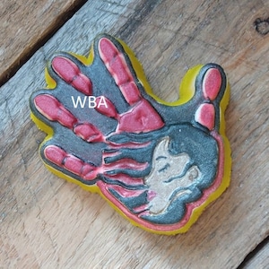 Indiansk indianpiga i handen plastform eller silikonform, badbombform, tvålform, kvinnogform, harts, saknade utrotningshotade kvinnor