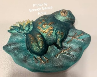 Frog Sitting On Lily Pad  Plastic Mold or Silicone mold, bath bomb mold, soap mold, frog mold, resin mold, lily mold, toad mold, flower mold