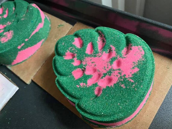monstera mold Monstera Leaf Plant Bath Bomb Mold main image 0