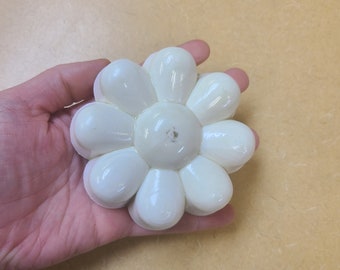 Simple Daisy Plastic Mold or Silicone mold, bath bomb mold, soap mold, floral mold, resin mold, candy mold, chocolate mold, flower mold