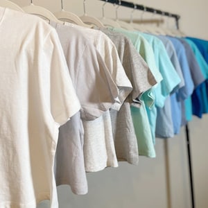 Crop Tees for Women / Round Neck Top Short Sleeve / Solid Cotton Cropped Tops