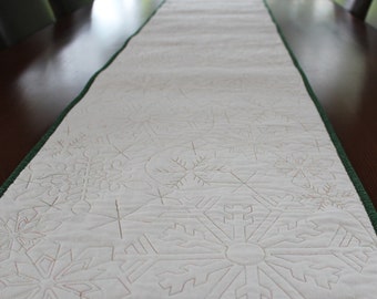 Quilted Snowflake Table Runner