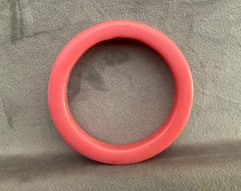 Rare Pink Swirl Bakelite Bangle Bracelet – Vintage 1940s–50s Collectible Chunky Bangle