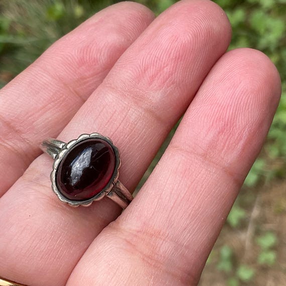 Garnet raspberry color gem silver Ring size 7 - image 3