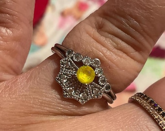 Vintage Yellow Gemstone Ring – Brass Base Metal, Cubic Zirconia Statement Jewelry, Costume Ring, Unique Gift for Her