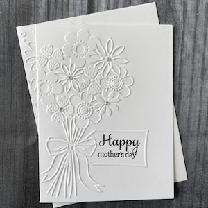 Carte de fête des mères, carte de bouquet en relief blanche, carte de fête des mères florale vierge, belles fleurs, carte classique, minimaliste, cadeau pour maman