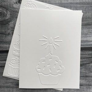 Cartes de cupcakes d'anniversaire, Cartes de cupcakes blanches en relief, Carte d'anniversaire vierge, Gâterie sucrée, Gâteaux d'anniversaire, pâtisserie, Cadeaux pour vous, Invitation à une fête