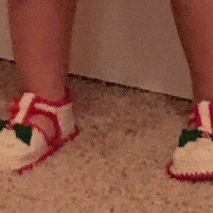 Thread crochet pattern for baby christmas booties, baby crochet booties, infant shoes, infant crochet christmas shoes, baby shoe pattern image 8