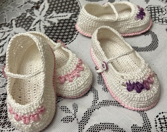 spring flower booties thread crochet baby pattern, crochet bootie pattern, baby crochet, booties crochet, booties, pattern, baby, toddler,