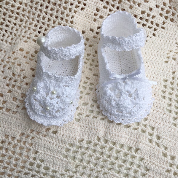 Booties Field of FLowers crochet christening thread pattern, christening baby shoes, thread crochet, crib shoes, baby crochet pattern